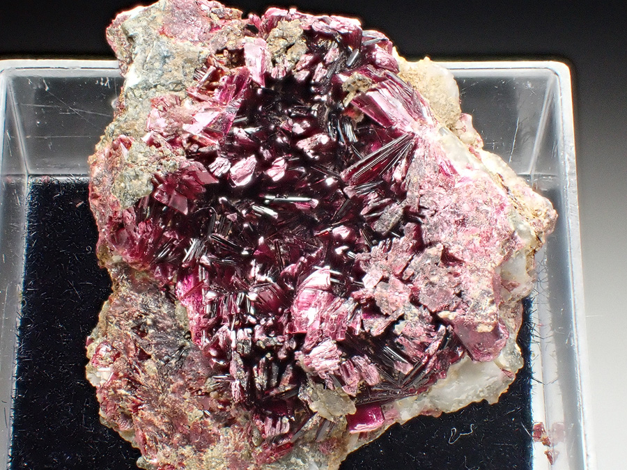 Erythrite