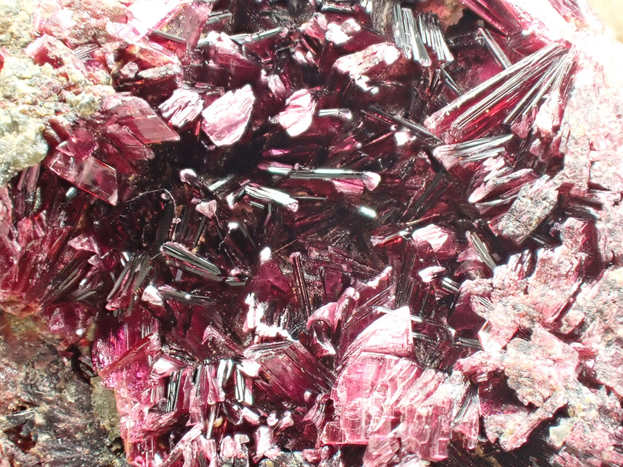 Erythrite