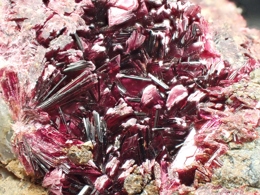 Erythrite
