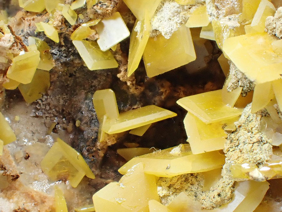 Wulfenite