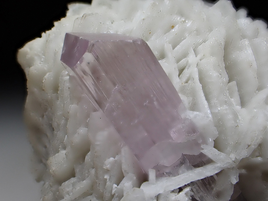 Kunzite Albite & Schorl