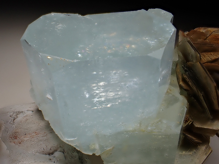 Aquamarine & Muscovite