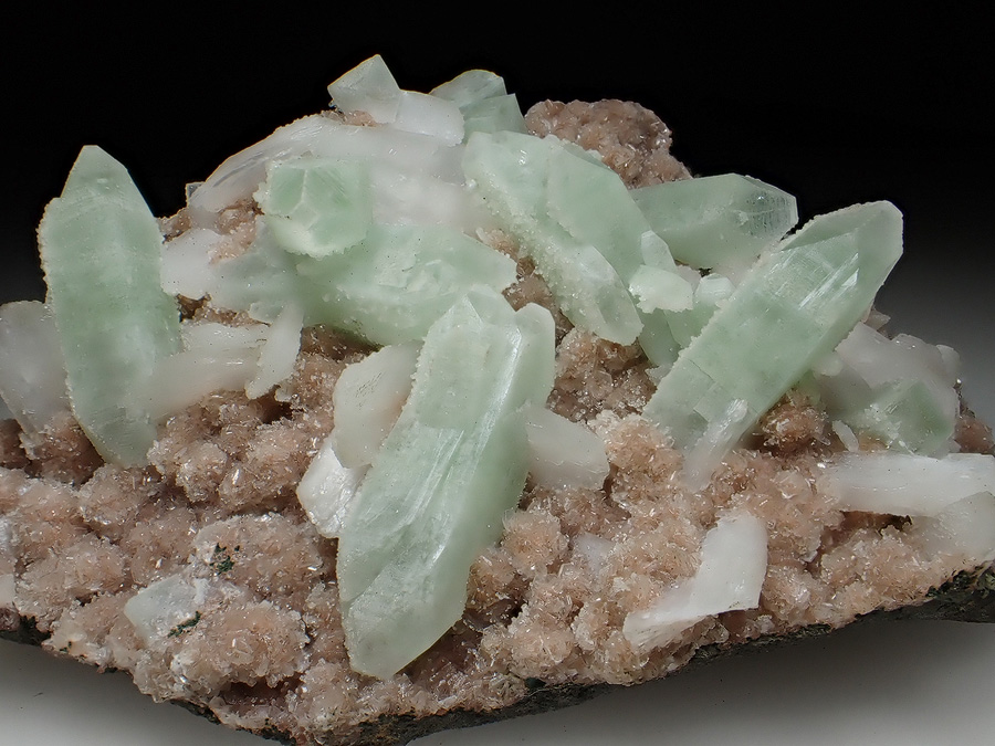 Apophyllite & Stilbite