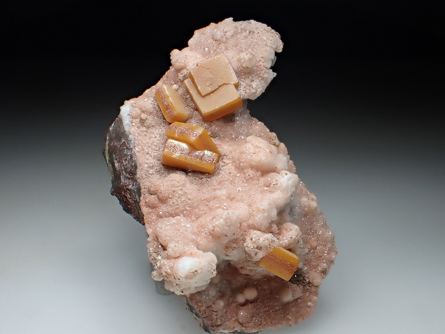 Wulfenite