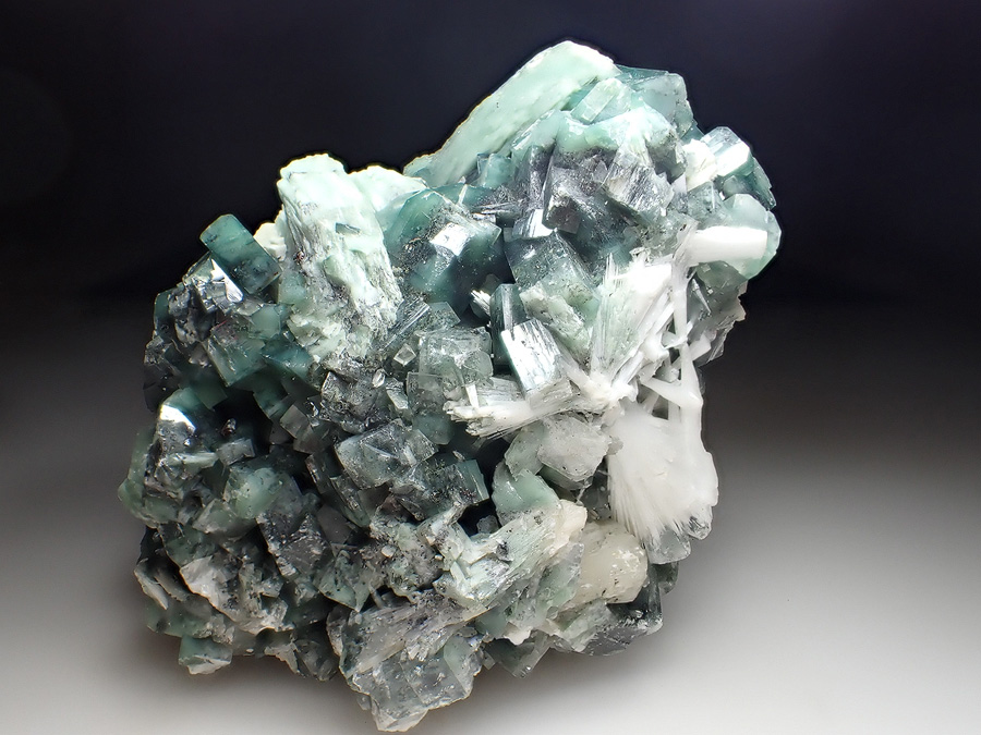 Apophyllite Stilbite & Celadonite
