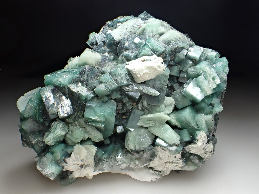 Apophyllite Stilbite & Celadonite