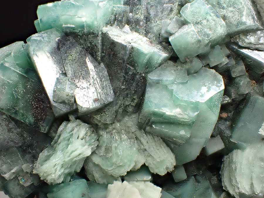 Apophyllite Stilbite & Celadonite