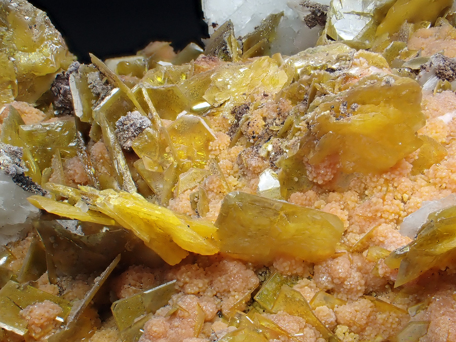 Wulfenite Mimetite & Baryte