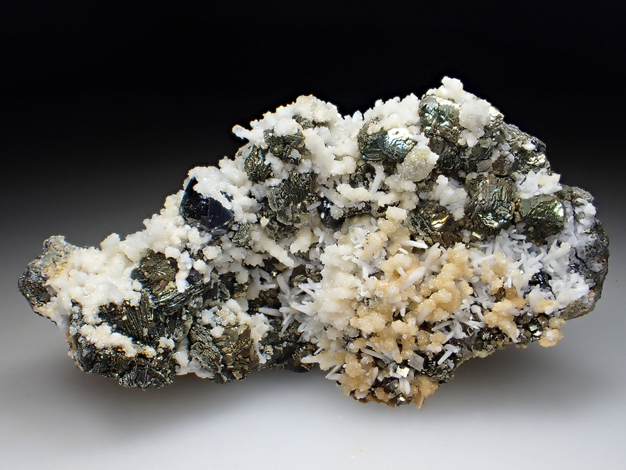 Sphalerite Pyrite Pyrrhotite Quartz & Calcite