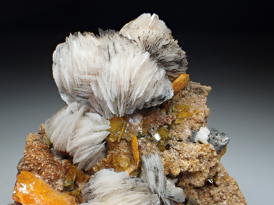 Wulfenite & Baryte