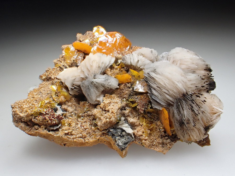 Wulfenite & Baryte