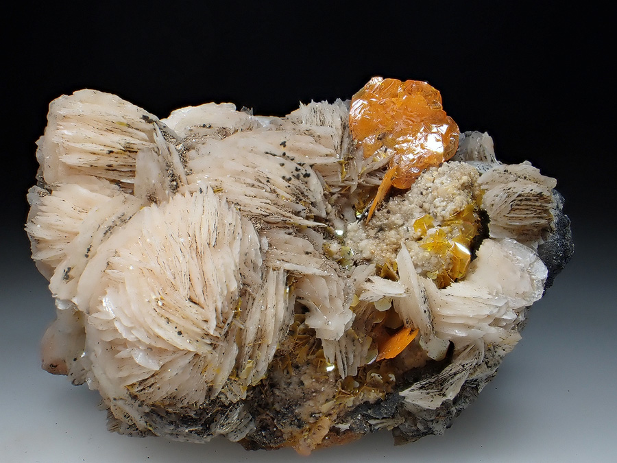 Wulfenite & Baryte