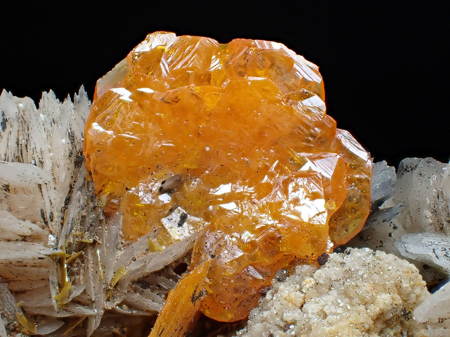 Wulfenite & Baryte