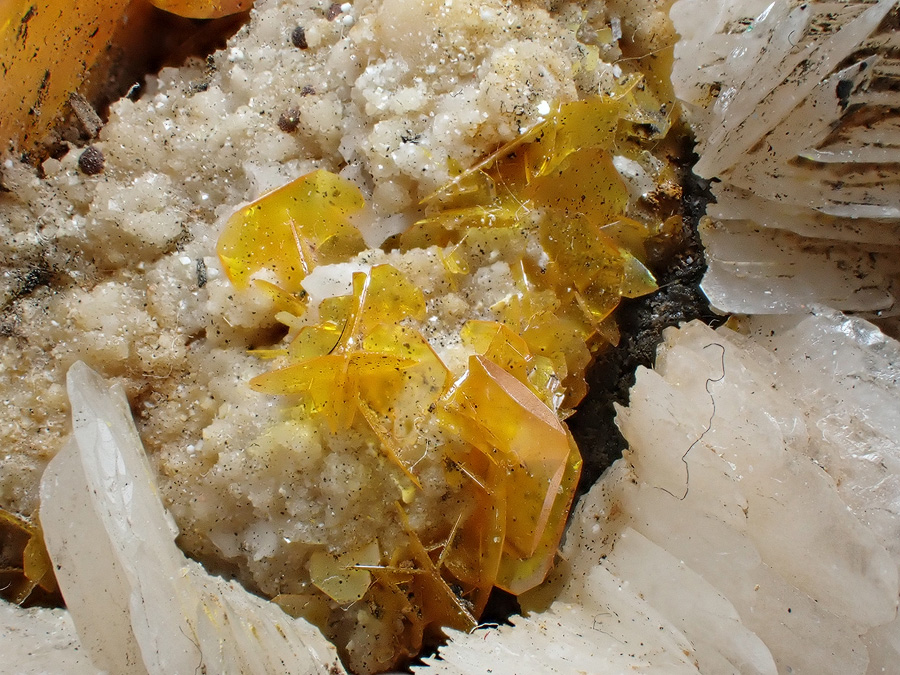 Wulfenite & Baryte
