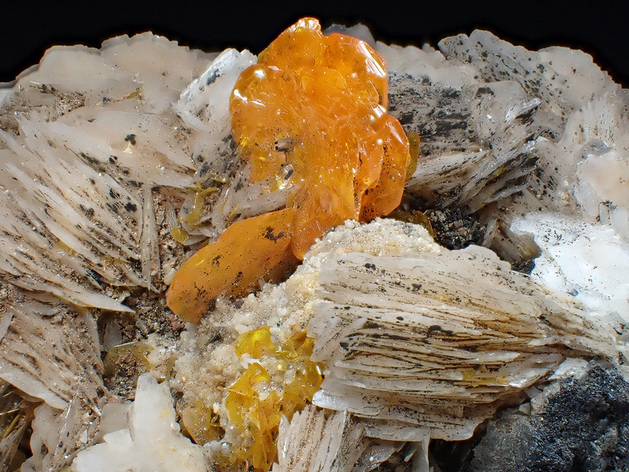 Wulfenite & Baryte