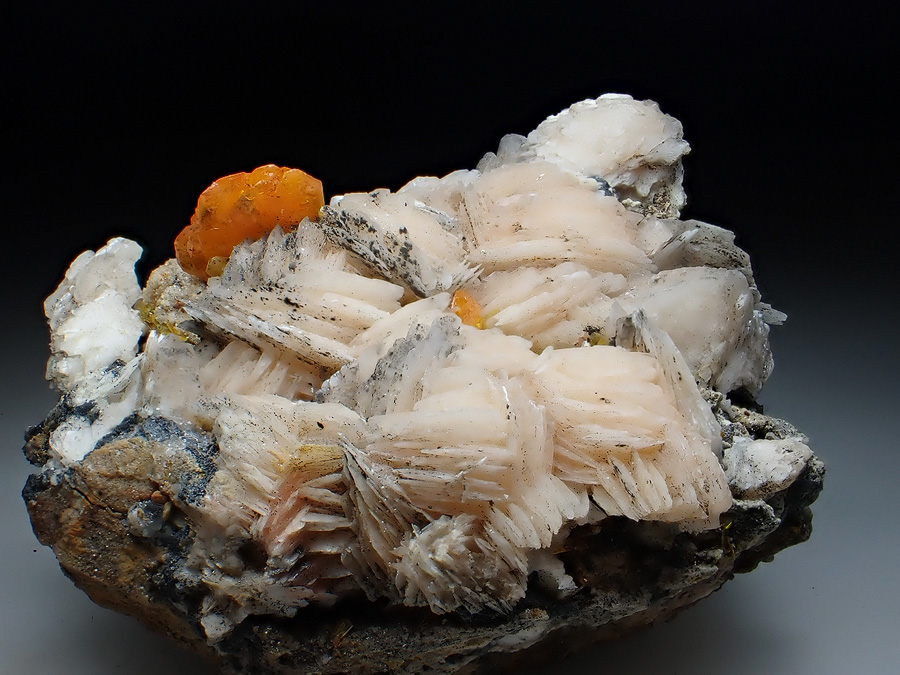 Wulfenite & Baryte