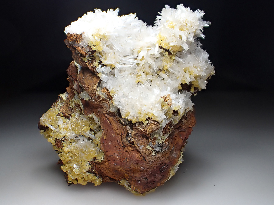 Mimetite & Hemimorphite