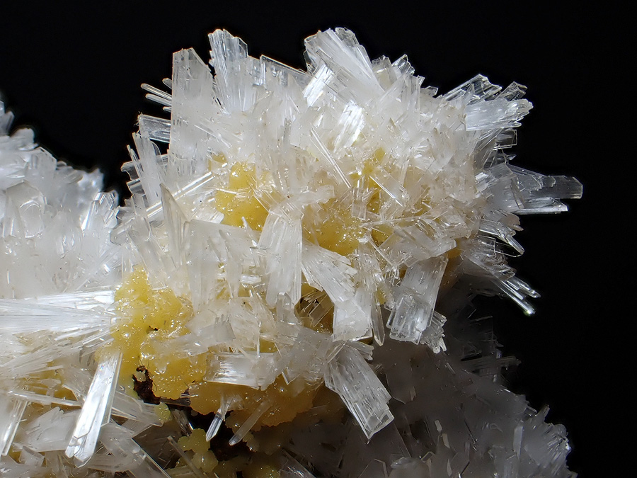 Mimetite & Hemimorphite