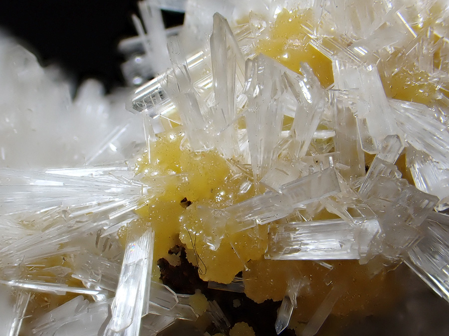 Mimetite & Hemimorphite