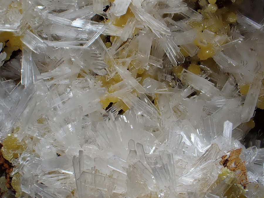 Mimetite & Hemimorphite