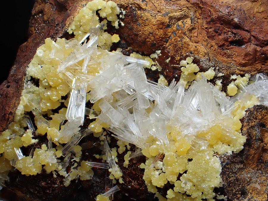 Mimetite & Hemimorphite