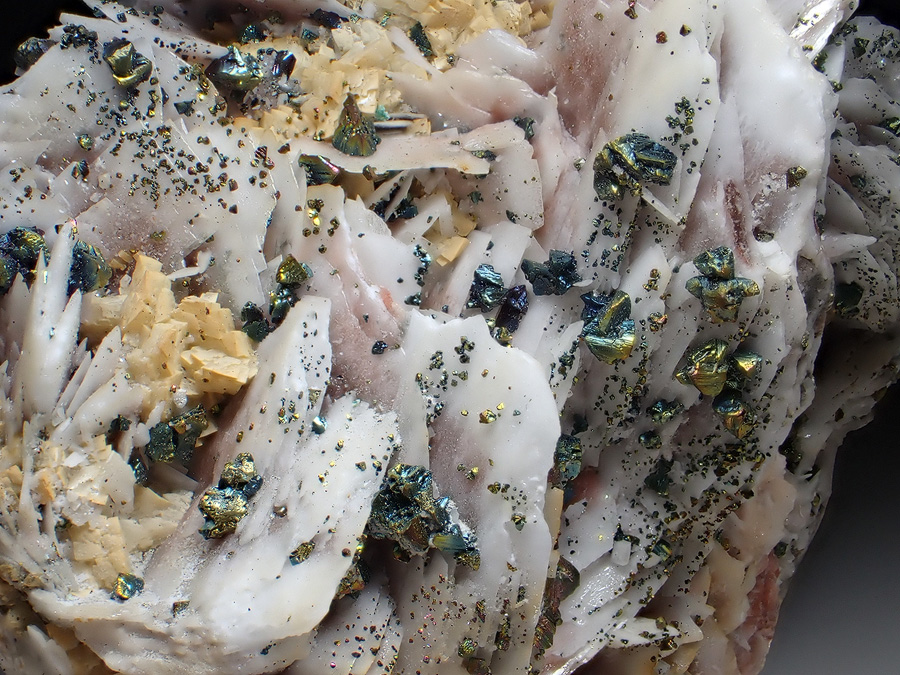 Chalcopyrite Baryte & Dolomite