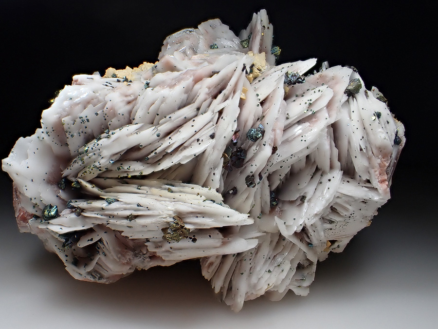 Chalcopyrite Baryte & Dolomite