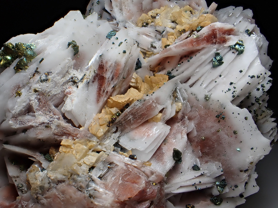 Chalcopyrite Baryte & Dolomite