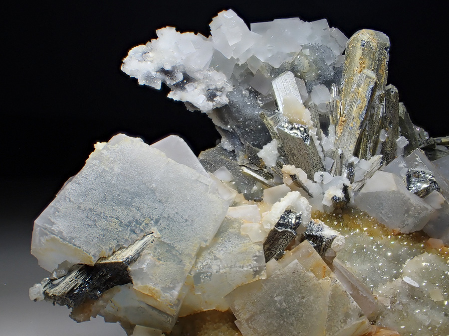 Fluorite Stibnite & Quartz