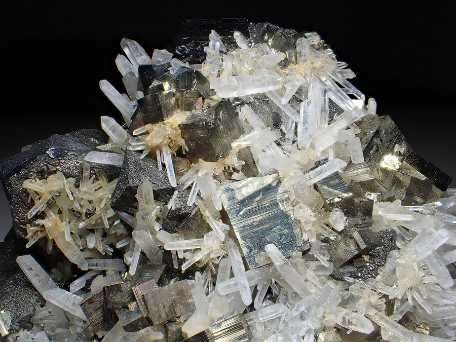 Sphalerite Pyrite & Quartz