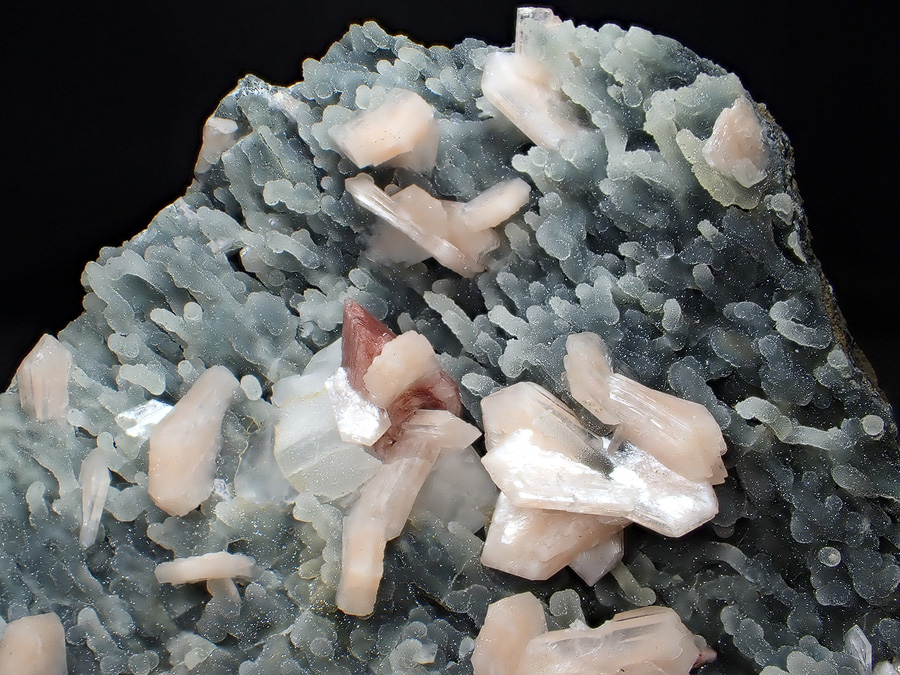 Stilbite On Chalcedony
