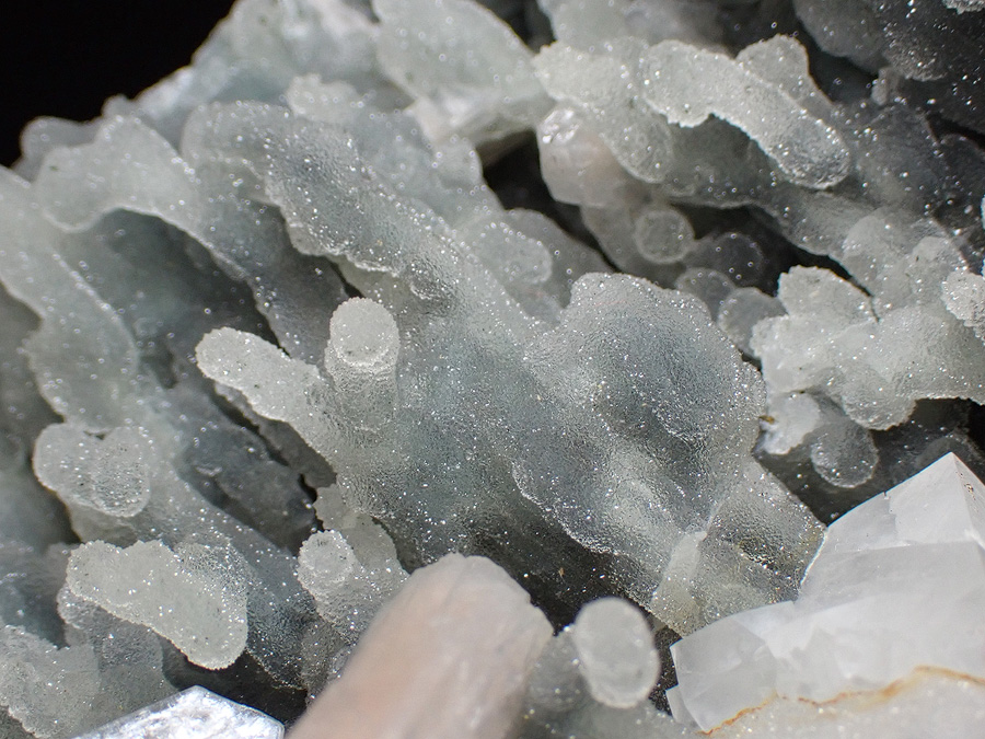 Stilbite On Chalcedony