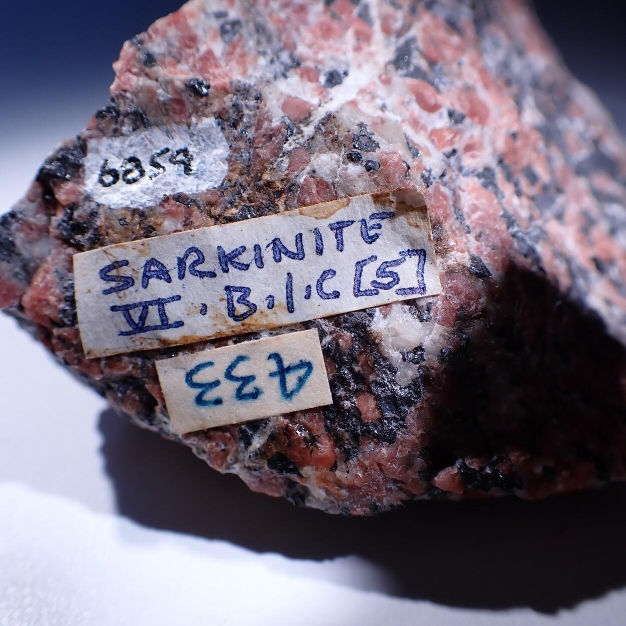 Retzian-(Nd) Sarkinite & Digenite