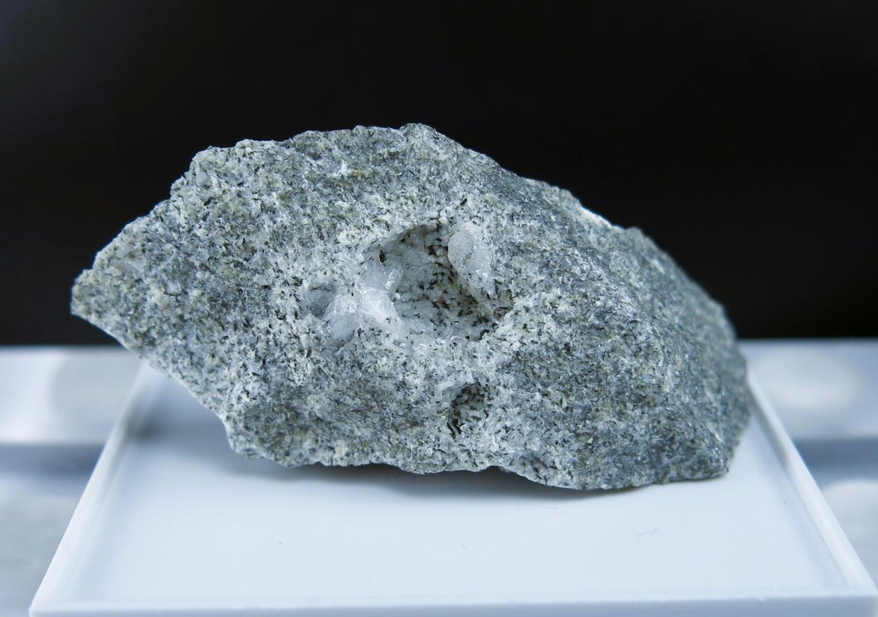 Hilairite & Labuntsovite