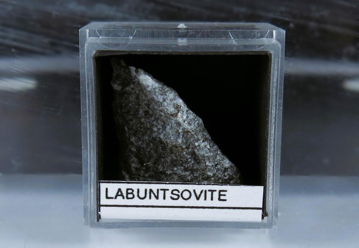 Labuntsovite & Astrophyllite