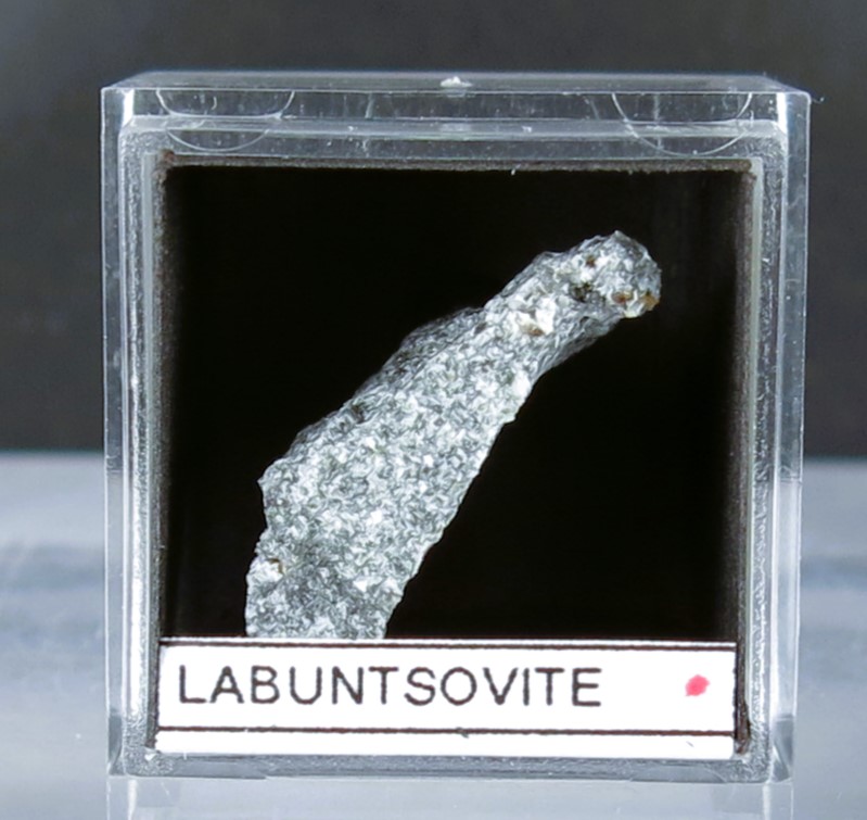 Labuntsovite & Elpidite