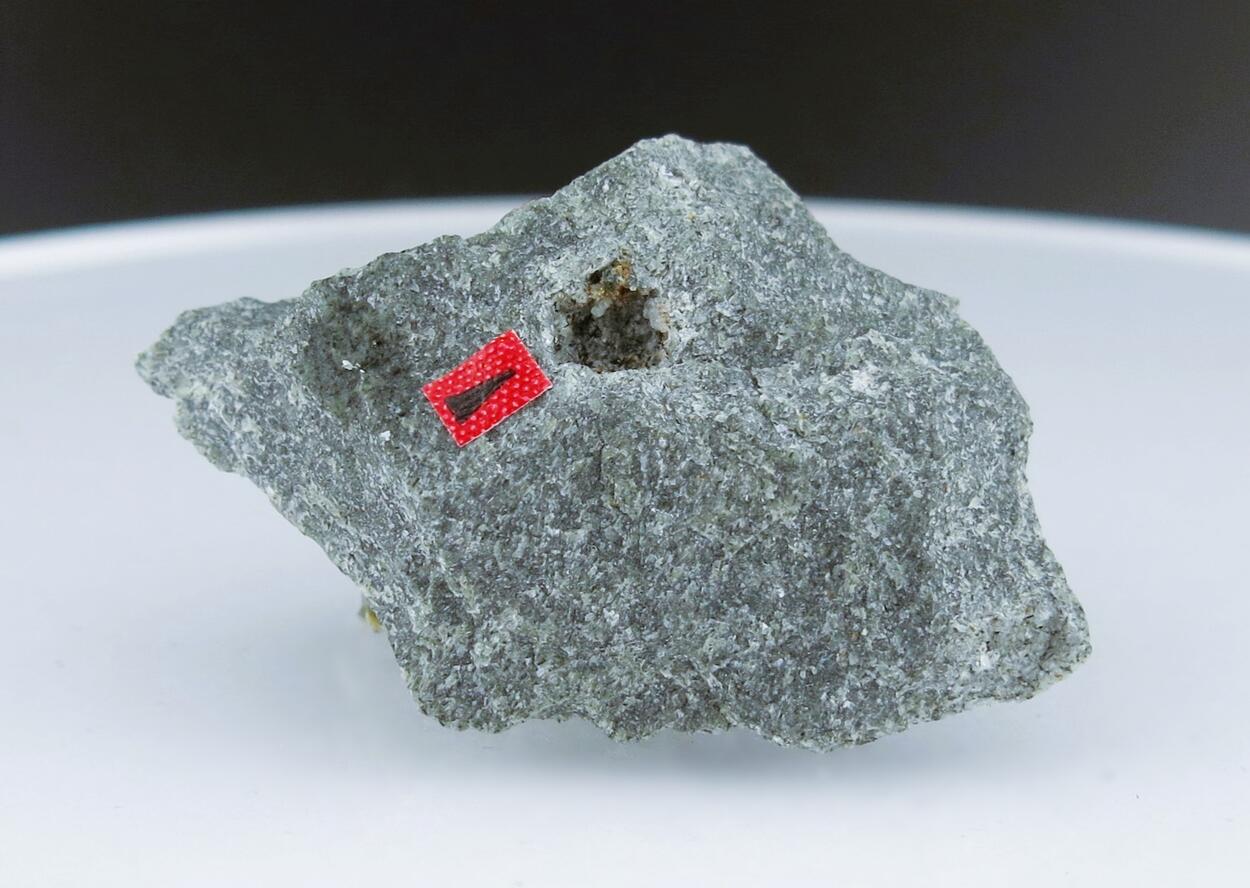 Nenadkevichite & Sazhinite-(Ce)