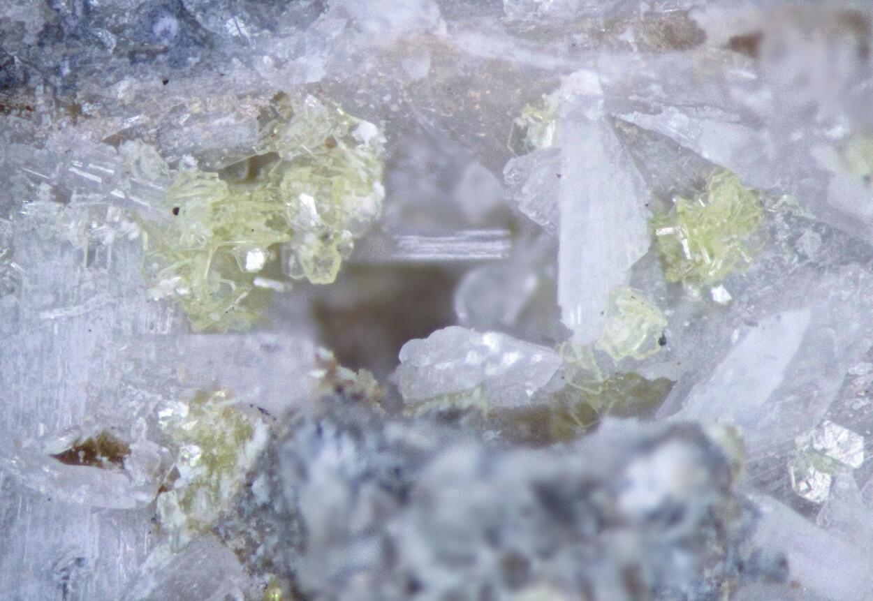 Alicewilsonite-(YCe)