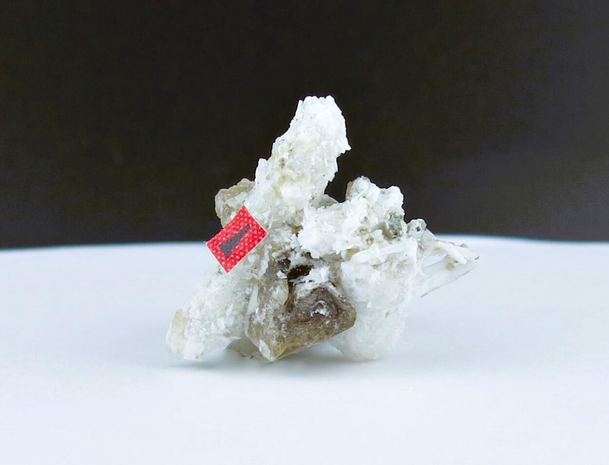 Sabinaite Analcime & Quartz