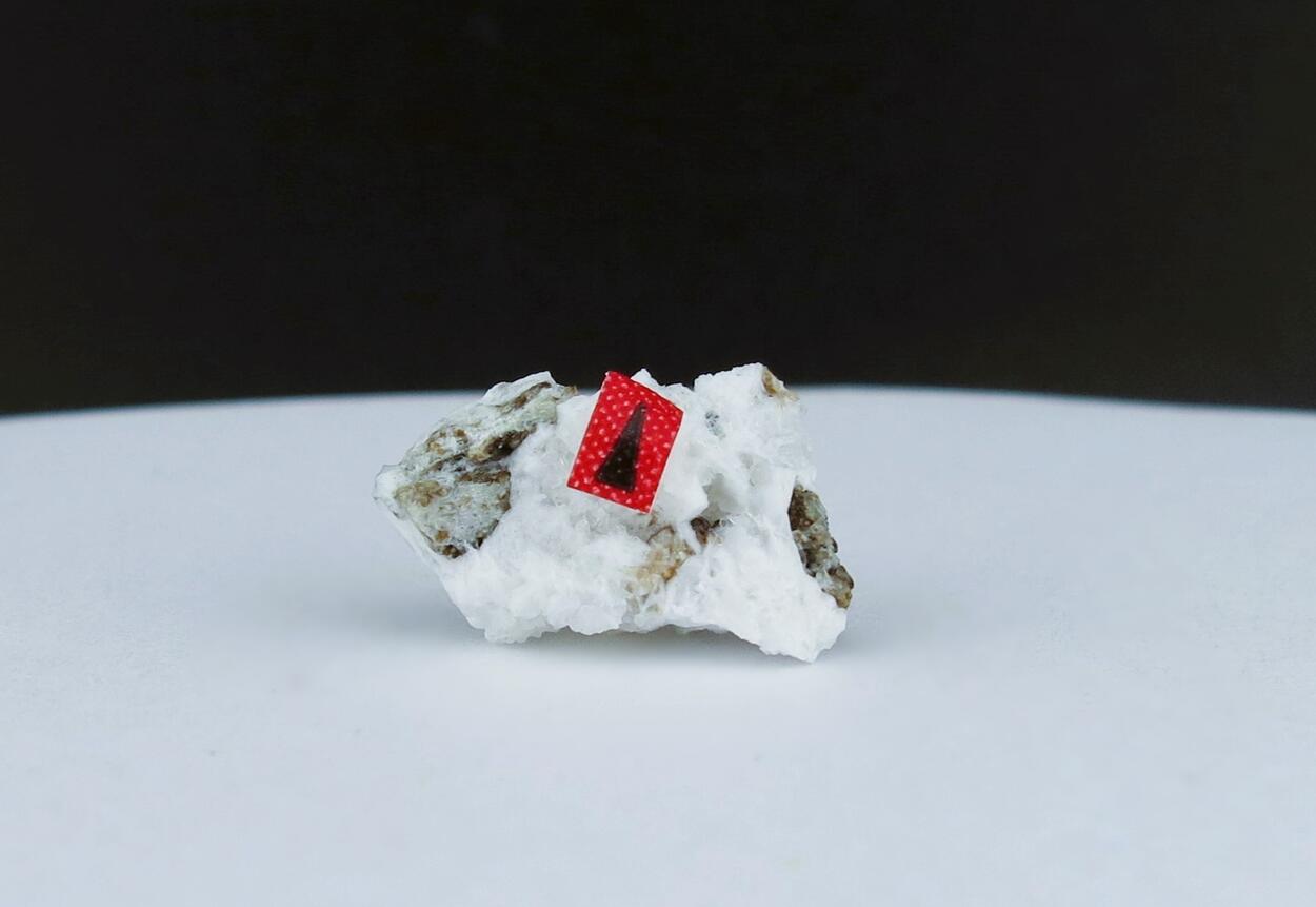 Peatite-(Y) & Ramikite-(Y)