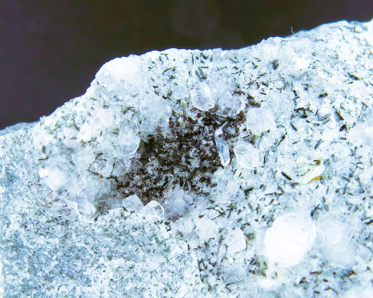 Neptunite & Natrolite