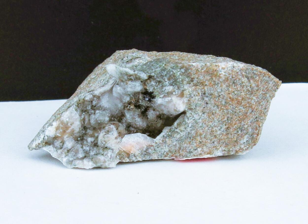 Catapleiite Monazite & Unnamed (Na-Mg-Mn Oxide)