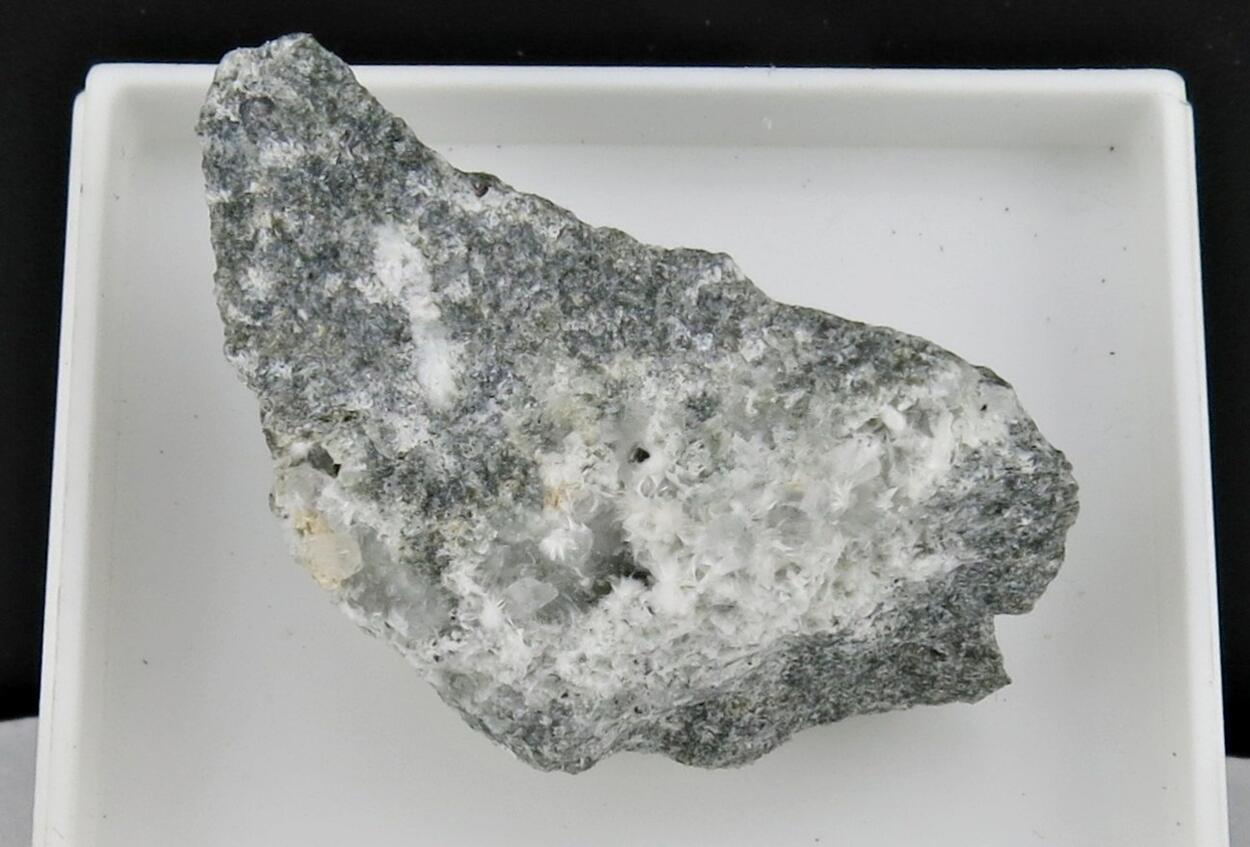 Pectolite & Neptunite