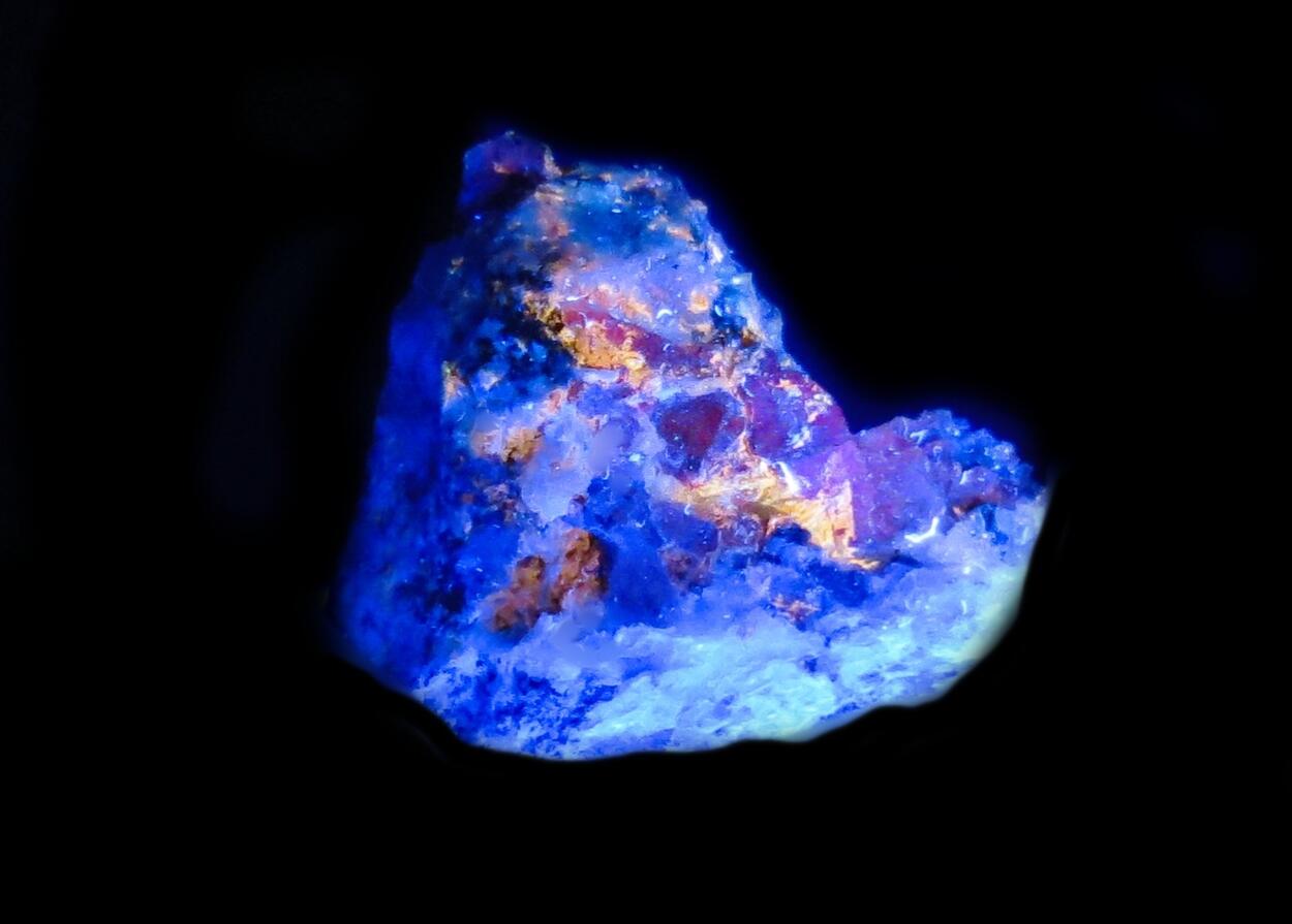 Villiaumite Fluorite & Hackmanite