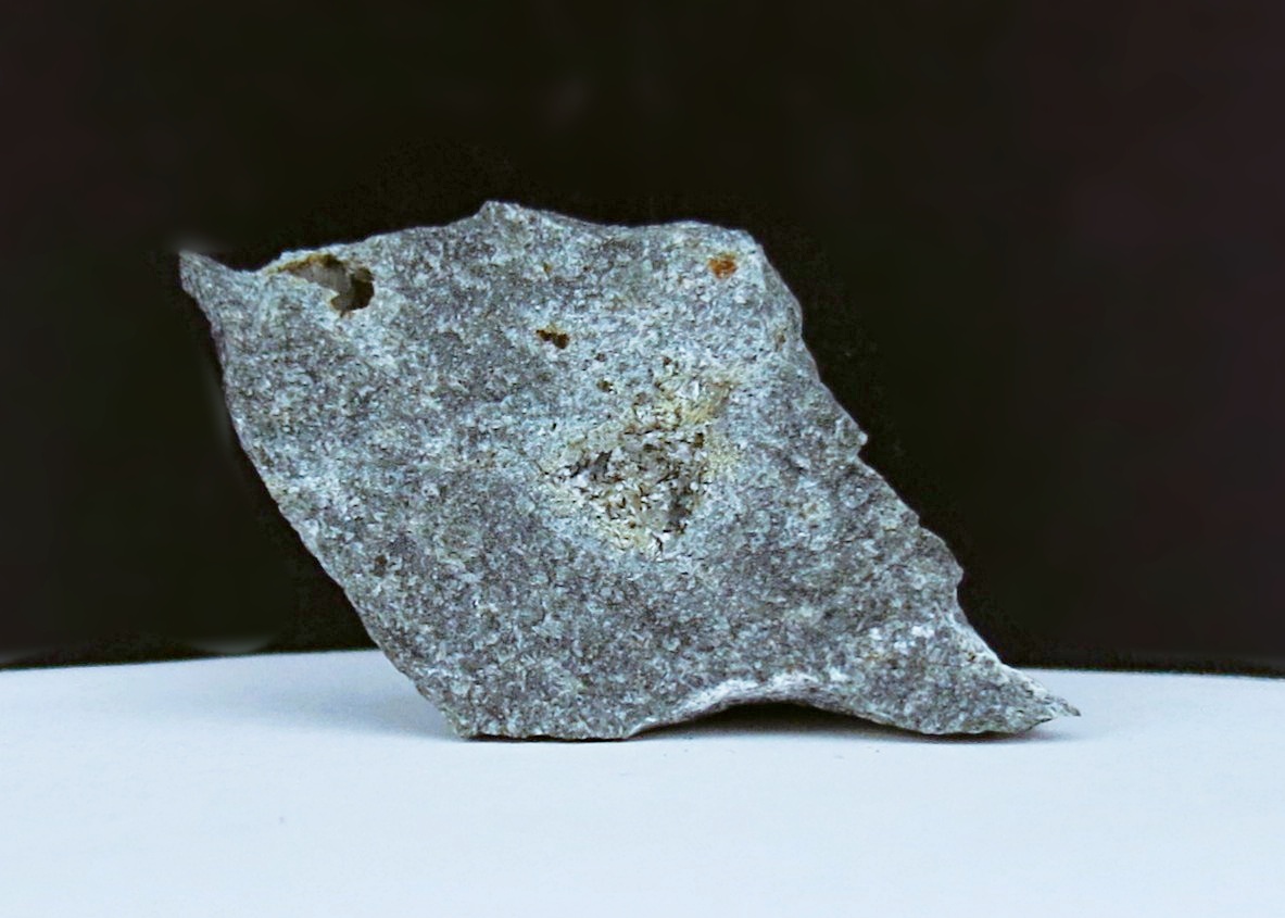 Unnamed (Sazhinite-related mineral I) & Pectolite