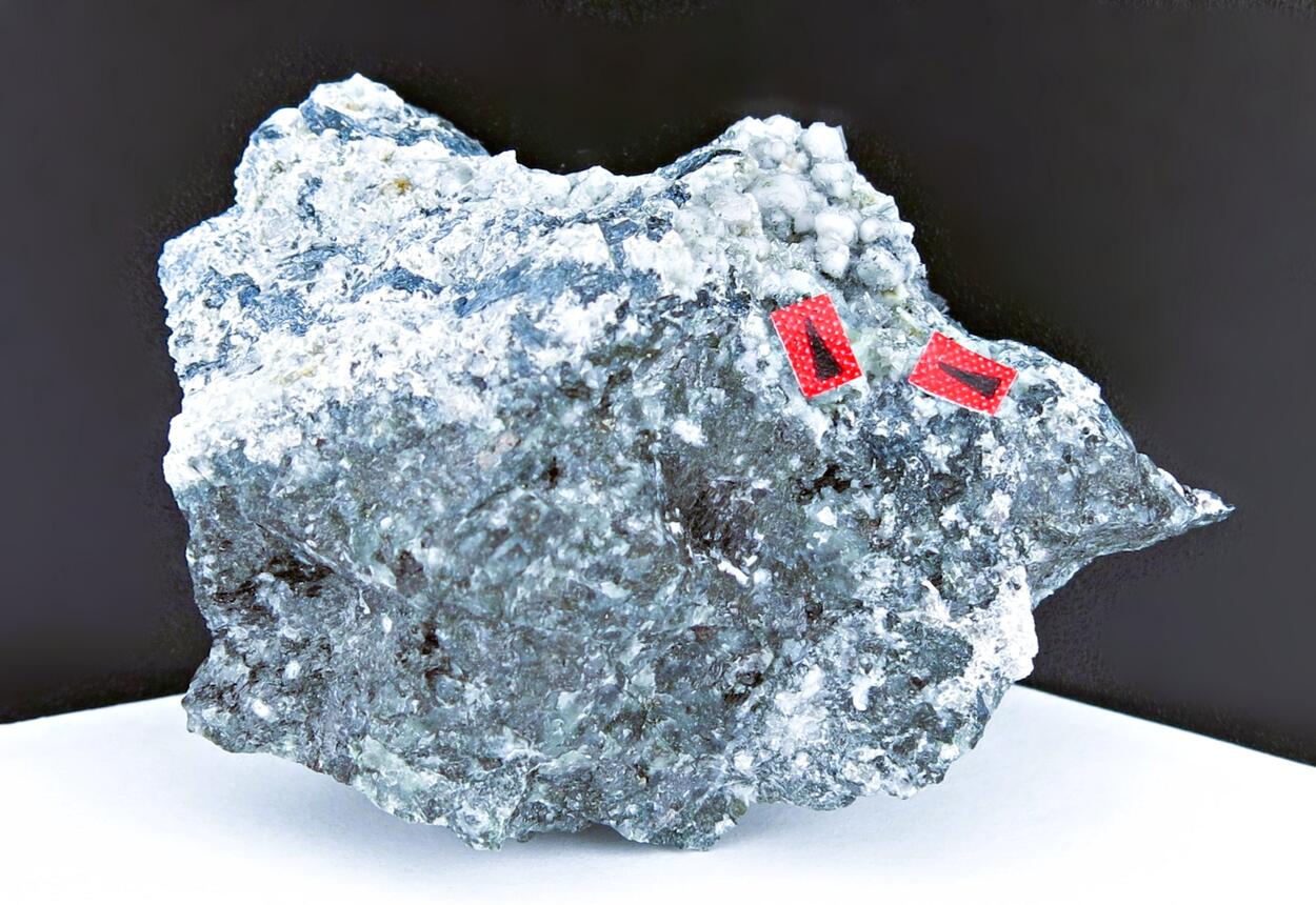 Leucosphenite & Lorenzenite