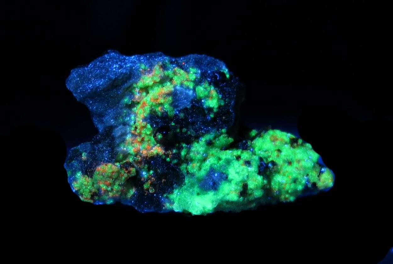 Gaidonnayite & Quartz