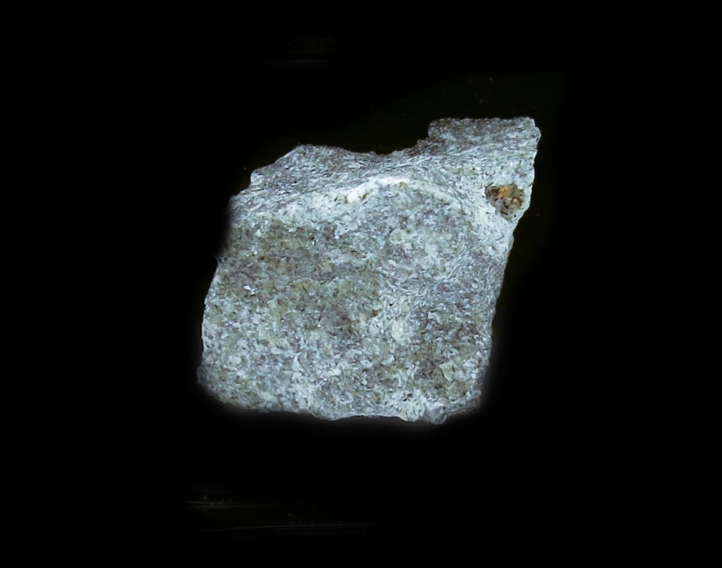 Sazhinite-(Ce) & Labuntsovite-Mn