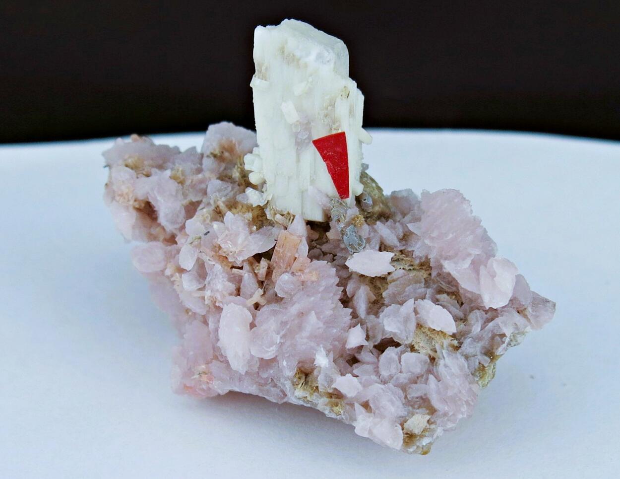 Nenadkevichite Sérandite & Albite