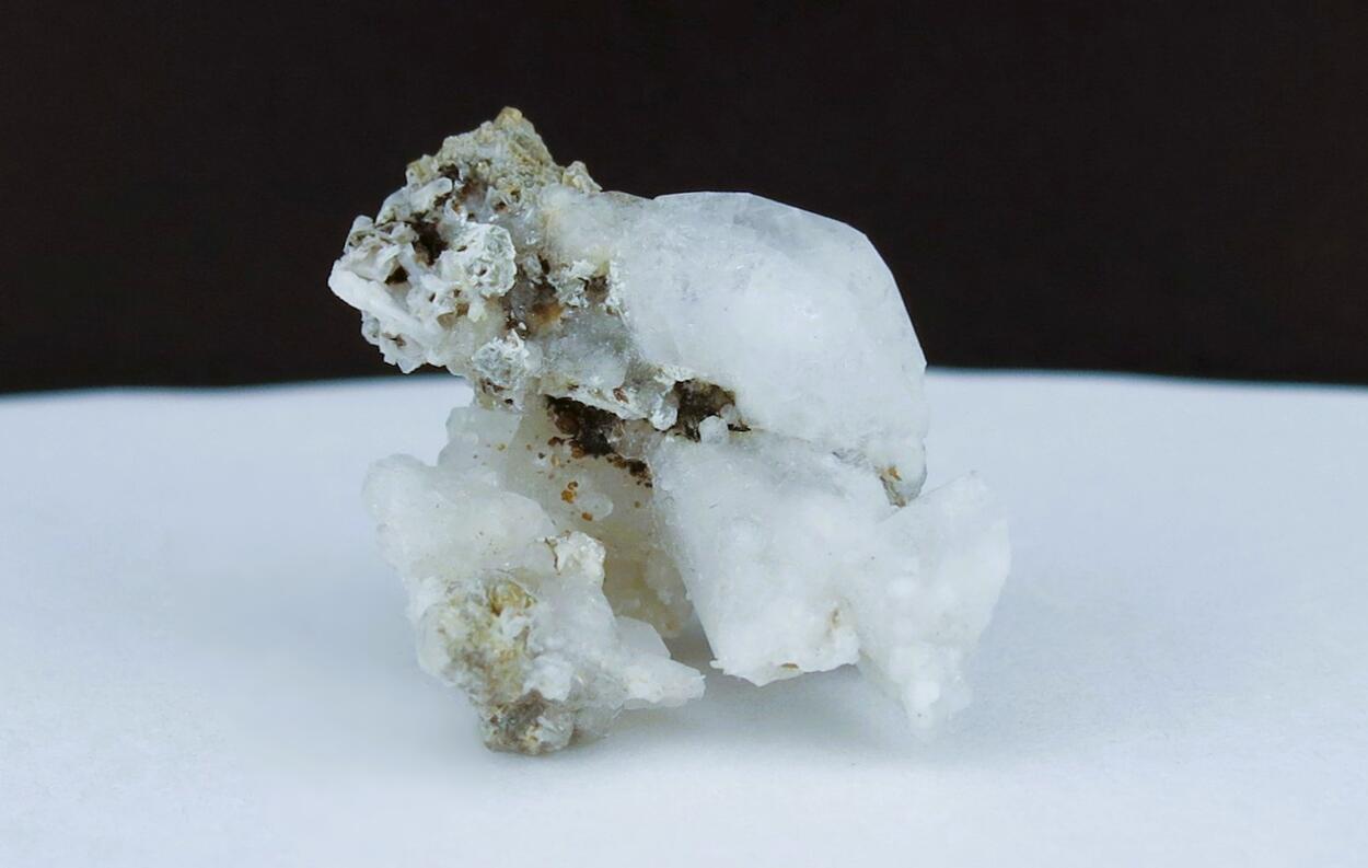 Thorbastnäsite & Analcime